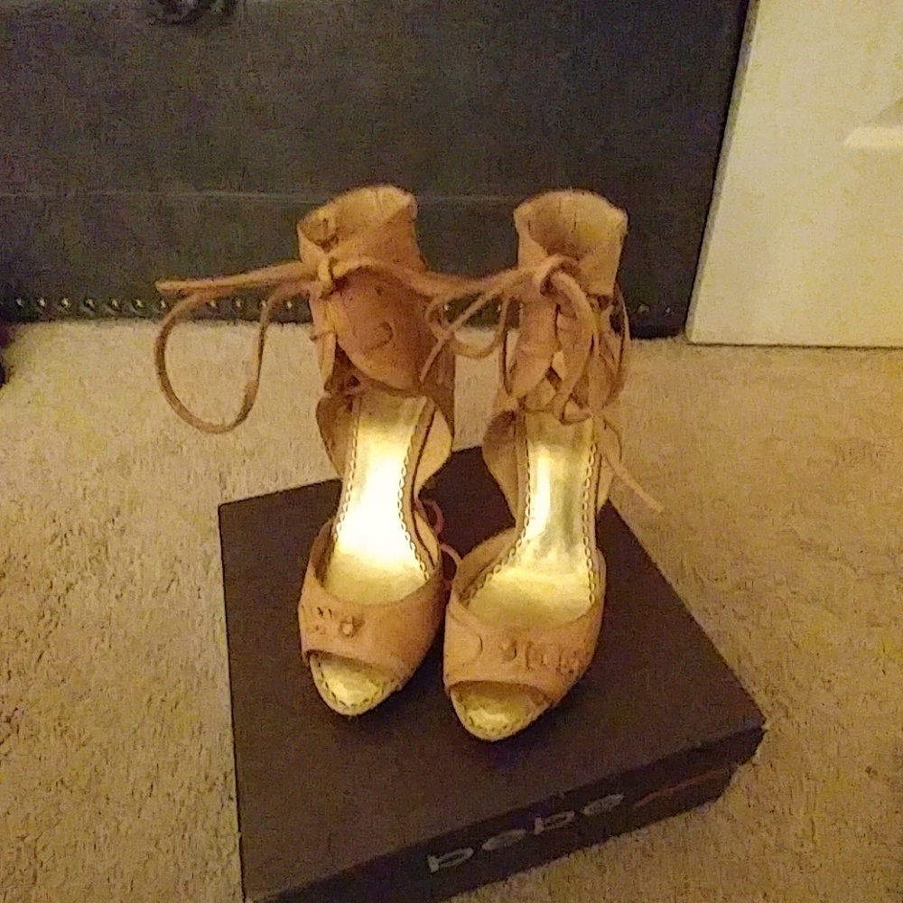 Shoes - Picture 2 of 3